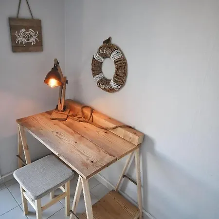 Pier-6 Apartment